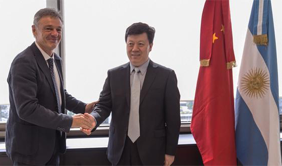 中国信保分别与阿根廷国民银行和外贸投资银行签署框架合作协议